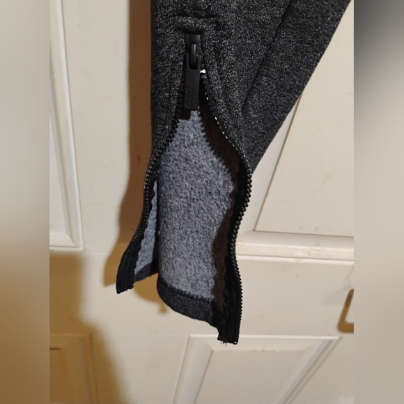 CSG Size Small Men'sGray Cargo Sweat Pants With Zip Up Ankles - Picture 4 of 11